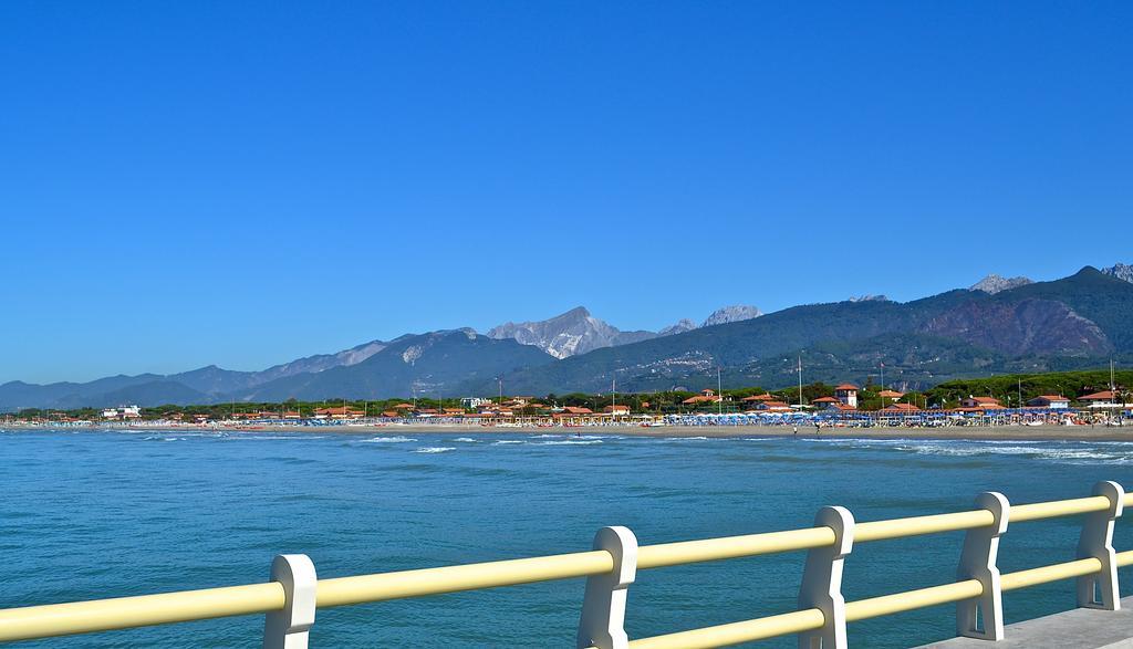Hotel Villa Fiorisella Marina di Massa Exteriör bild