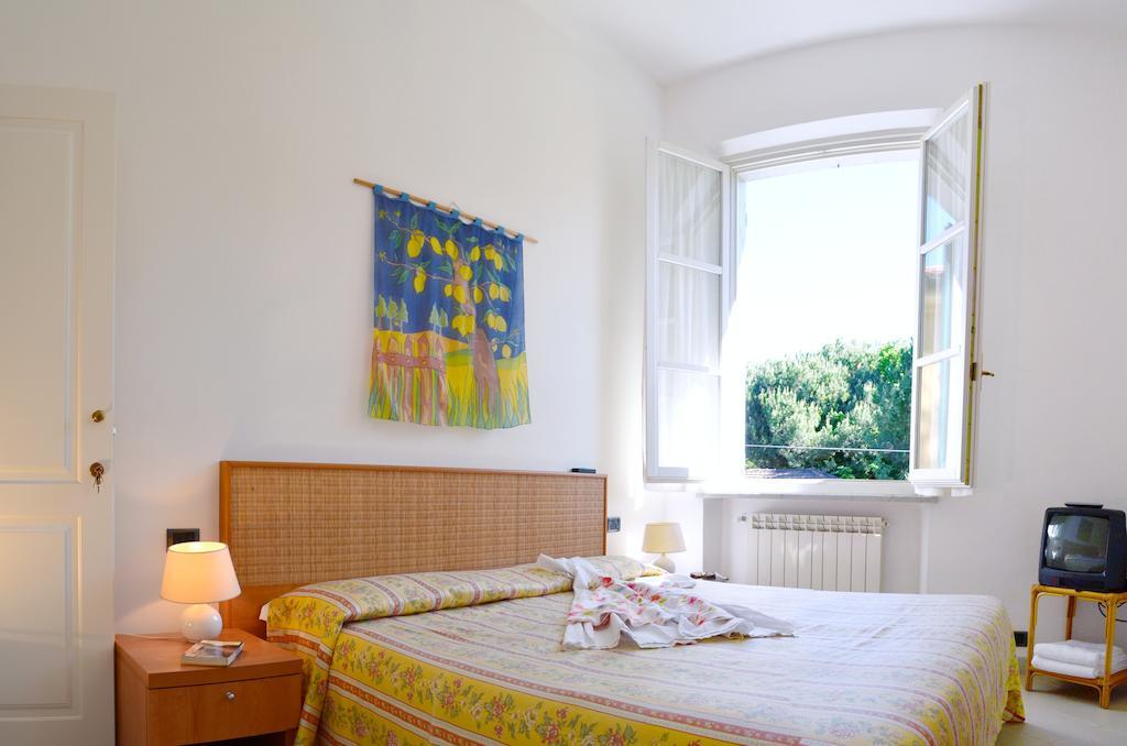Hotel Villa Fiorisella Marina di Massa Rum bild