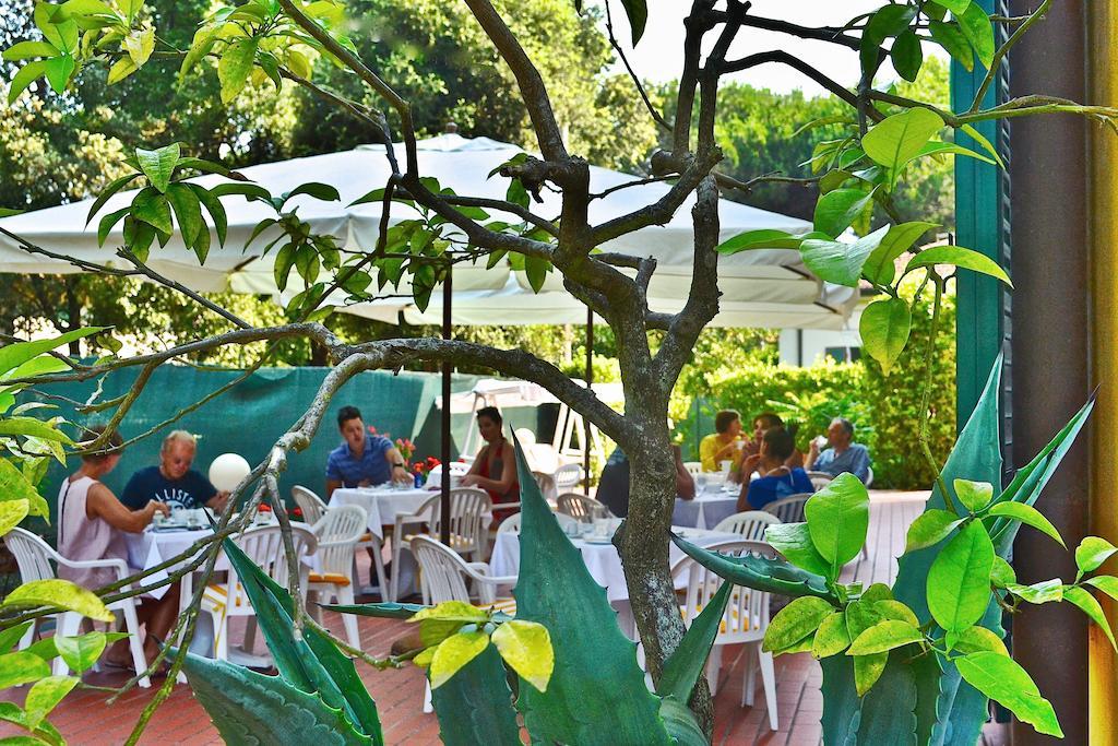 Hotel Villa Fiorisella Marina di Massa Exteriör bild