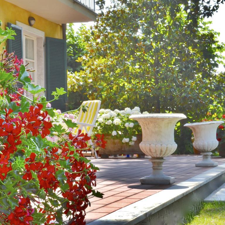 Hotel Villa Fiorisella Marina di Massa Exteriör bild