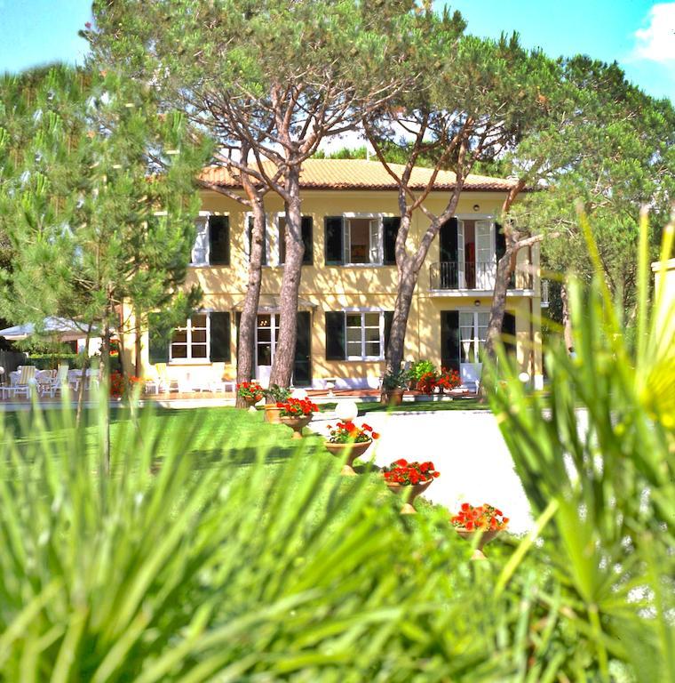 Hotel Villa Fiorisella Marina di Massa Exteriör bild