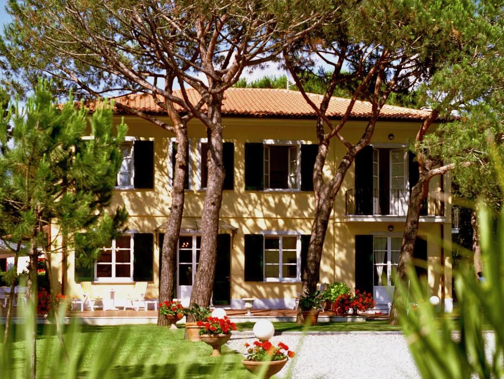 Hotel Villa Fiorisella Marina di Massa Exteriör bild
